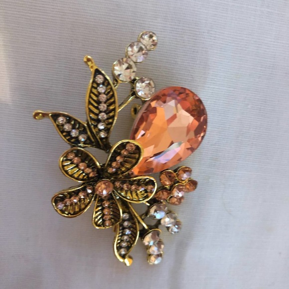 Vintage Style Retro Floral Brooch Pin Peach Clear Rhinestones - Picture 5 of 7